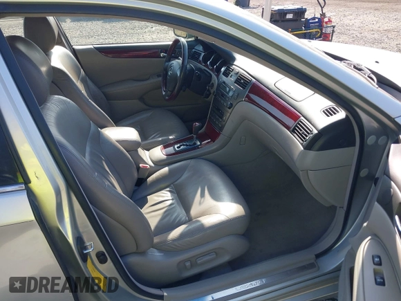2003 Lexus ES with VIN JTHBF30G836006554, listed as a IAAI auction lot 42098937 with 176,516 mi miles. Bid and sale history available at carsss.com. Image 5.