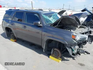 2019 Toyota 4Runner SR5 с VIN JTEBU5JR8K5690413, выставлен на аукционе IAAI как лот 42224203 с пробегом 92 339 миль миль и . История ставок и продаж доступна на DreamBid. Изображение 1.