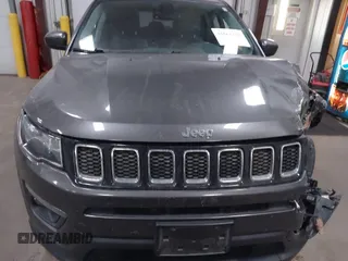 2018 Jeep Compass Altitude z VIN 3C4NJDBB9JT175313, wystawiony jako IAAI lot #41661102 z przebiegiem 101 996 mil mil oraz . Historia ofert i sprzedaży dostępna na DreamBid. Obrazek 12.