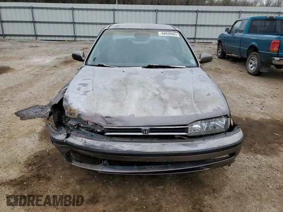 1992 Honda Accord z VIN 1HGCB7252NA019080, wystawiony jako Copart lot #48428985 z przebiegiem 259 883 mil mil oraz Szkoda całkowita • Salvage title. Historia ofert i sprzedaży dostępna na DreamBid. Obrazek 5.