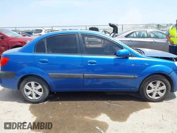 2008 Kia Rio LX with VIN KNADE123886374992, listed as a IAAI auction lot 42027536 with 129,916 mi miles and . Bid and sale history available at DreamBid. Image 13.