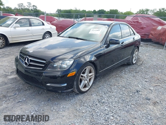 2014 Mercedes-Benz C 250 Sport z VIN WDDGF4HB0EA966267, wystawiony jako IAAI lot #42133802 z przebiegiem 62 494 mil mil oraz . Historia ofert i sprzedaży dostępna na DreamBid. Obrazek 17.