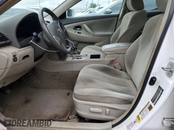 2008 Toyota Camry LE z VIN 4T1BE46K28U730356, wystawiony jako Copart lot #71500284 z przebiegiem 221 011 mil mil oraz Czysty tytuł • Clean title. Historia ofert i sprzedaży dostępna na DreamBid. Obrazek 7.