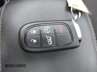 2016 Jeep Cherokee Latitude z VIN 1C4PJMCB9GW169893, wystawiony jako IAAI lot #42707976 z przebiegiem 128 241 mil mil oraz . Historia ofert i sprzedaży dostępna na DreamBid. Obrazek 11.