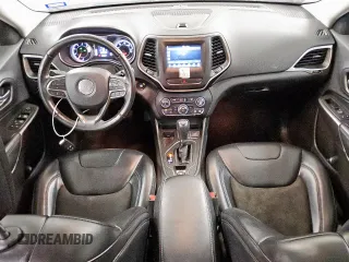 2019 Jeep Cherokee Latitude Plus z VIN 1C4PJLLB7KD176369, wystawiony jako Copart lot #62179475 z przebiegiem 156 492 mil mil oraz Czysty tytuł • Clean title. Historia ofert i sprzedaży dostępna na DreamBid. Obrazek 8.