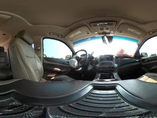 2017 Chevrolet Tahoe LT z VIN 1GNSKBKC2HR330422, wystawiony jako IAAI lot #42419205 z przebiegiem 136 444 mil mil oraz . Historia ofert i sprzedaży dostępna na DreamBid. Obrazek 18.