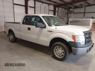 2013 Ford F-150 XL with VIN 1FTEX1CM5DFB88149, listed as a IAAI auction lot 40695089 with 105,049 mi miles. Bid and sale history available at carsss.com. Image 1.