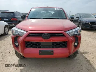 2024 Toyota 4Runner SR5 z VIN JTEEU5JR2R5308853, wystawiony jako Copart lot #50950585 z przebiegiem 14 081 mil mil oraz Czysty tytuł • Clean title. Historia ofert i sprzedaży dostępna na DreamBid. Obrazek 5.