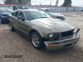 2005 Ford Mustang Deluxe with VIN 1ZVFT80N955159084, listed as a IAAI auction lot 41501154 with 222,942 mi miles. Bid and sale history available at carsss.com. Image 1.