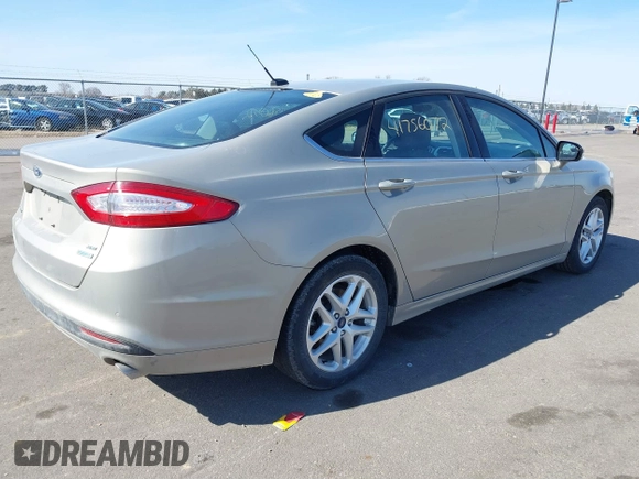 2016 Ford Fusion SE with VIN 3FA6P0HD0GR206464, listed as a IAAI auction lot 41756072 with 29,572 mi miles and . Bid and sale history available at carsss.com. Image 4.