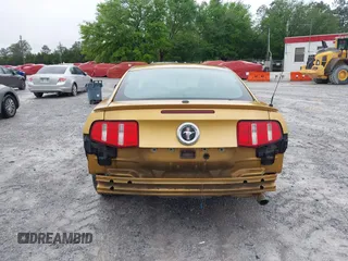 2010 Ford Mustang V6 with VIN 1ZVBP8AN6A5105768, listed as a IAAI auction lot 41964355 with 180,654 mi miles. Bid and sale history available at carsss.com. Image 17.