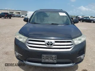 2013 Toyota Highlander Limited z VIN 5TDDK3EH1DS180782, wystawiony jako IAAI lot #42420237 z przebiegiem 193 773 mil mil oraz . Historia ofert i sprzedaży dostępna na DreamBid. Obrazek 12.