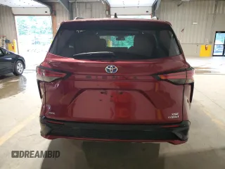 2021 Toyota Sienna XSE with VIN 5TDDSKFC4MS004368, listed as a Copart auction lot 63181665 with 53,657 mi miles and Salvage title. Bid and sale history available at DreamBid. Image 6.