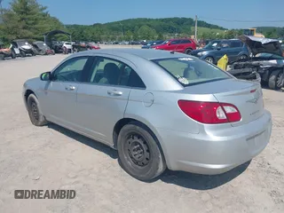 2007 Chrysler Sebring z VIN 1C3LC46K17N522352, wystawiony jako IAAI lot #42346460 z przebiegiem 157 745 mil mil oraz . Historia ofert i sprzedaży dostępna na DreamBid. Obrazek 3.