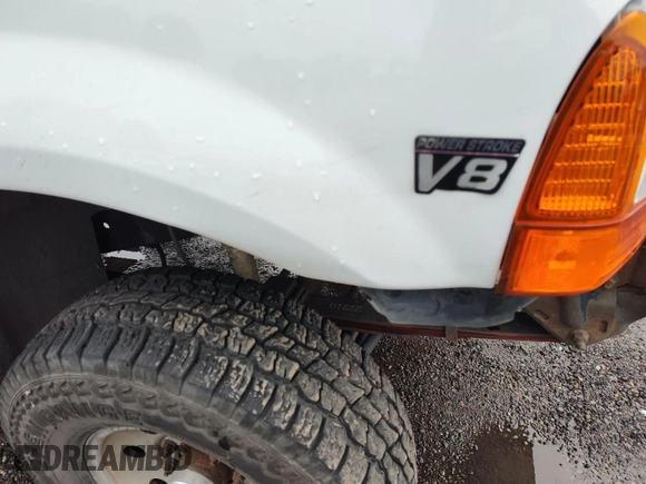 1999 Ford Super Duty F-250 XL with VIN 1FTNX21F1XEA48247, listed as a IAAI auction lot 42157508 with 286,026 mi miles. Bid and sale history available at carsss.com. Image 1.