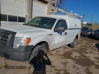 2009 Ford F-150 XL z VIN 1FTRF14W29KC64090, wystawiony jako IAAI lot #41355846 z przebiegiem 196 970 mil mil oraz . Historia ofert i sprzedaży dostępna na DreamBid. Obrazek 2.