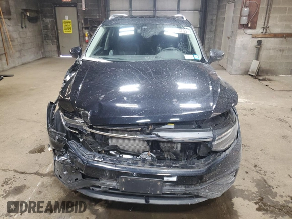2023 Volkswagen Tiguan SE with VIN 3VVMB7AX0PM074835, listed as a Copart auction lot 44684735 with 18,481 mi miles and Salvage Title. Bid and sale history available at DreamBid. Image 5.