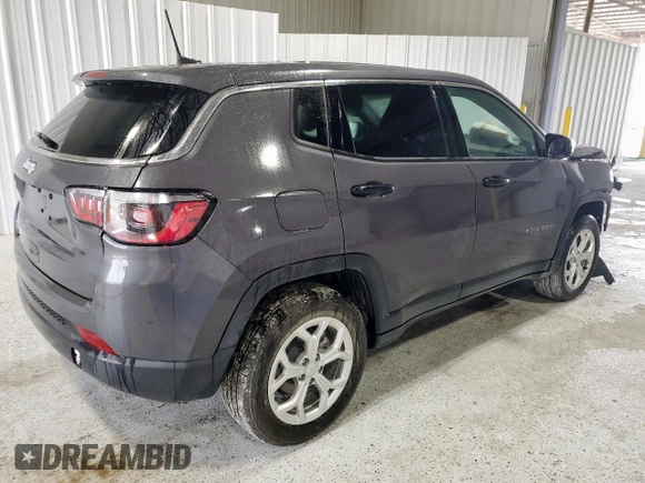 2024 Jeep Compass Sport z VIN 3C4NJDAN1RT140210, wystawiony jako Copart lot #57155485 z przebiegiem Nie podano mil oraz Czysty tytuł • Clean title. Historia ofert i sprzedaży dostępna na DreamBid. Obrazek 3.