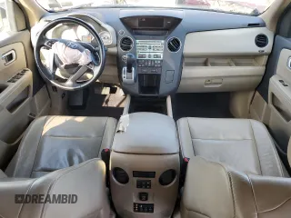 2011 Honda Pilot EX-L z VIN 5FNYF4H60BB033618, wystawiony jako Copart lot #55600035 z przebiegiem 135 171 mil mil oraz Szkody całkowita. Historia ofert i sprzedaży dostępna na DreamBid. Obrazek 8.
