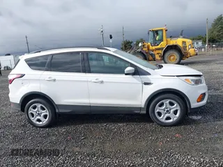 2018 Ford Escape SE with VIN 1FMCU9GD8JUB45369, listed as a IAAI auction lot 41718608 with 91,616 mi miles. Bid and sale history available at carsss.com. Image 13.