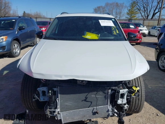 2024 Volkswagen Tiguan SE R-Line Black with VIN 3VV8B7AX3RM052588, listed as a IAAI auction lot 41876448 with 22,835 mi miles and . Bid and sale history available at DreamBid. Image 13.