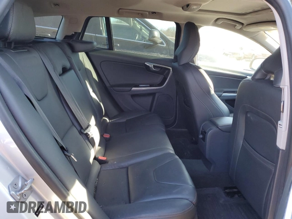 2015 Volvo V60 T5 z VIN YV4612HK6F1001548, wystawiony jako Copart lot #41398435 z przebiegiem 65 524 mil mil oraz Szkoda całkowita • Salvage title. Historia ofert i sprzedaży dostępna na DreamBid. Obrazek 10.