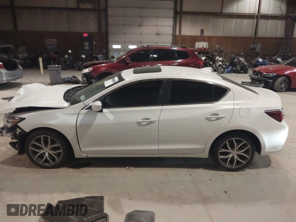 2019 Acura ILX w/Premium Pkg with VIN 19UDE2F71KA010585, listed as a IAAI auction lot 41282658 with 60,854 mi miles. Bid and sale history available at carsss.com. Image 14.