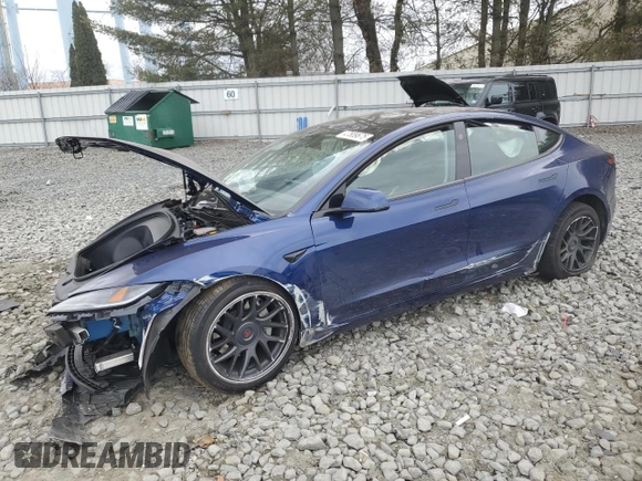 2024 Tesla Model 3 with VIN 5YJ3E1EAXRF829940, listed as a Copart auction lot 47689675 with 7,992 mi miles and Salvage Title. Bid and sale history available at carsss.com. Image 1.