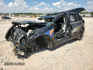 2021 Ford Police Interceptor Utility z VIN 1FM5K8AB5MGB53724, wystawiony jako Copart lot #71199844 z przebiegiem Nie podano mil oraz Szkoda całkowita • Salvage title. Historia ofert i sprzedaży dostępna na DreamBid. Obrazek 1.