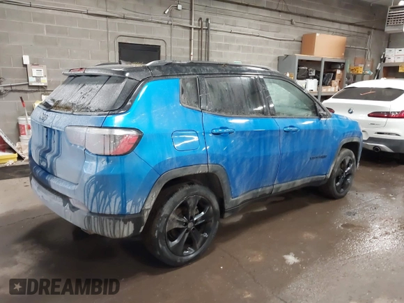2018 Jeep Compass Altitude with VIN 3C4NJDBBXJT314140, listed as a IAAI auction lot 41289663 with 88,279 mi miles and . Bid and sale history available at carsss.com. Image 4.
