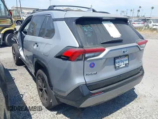 2022 Toyota RAV4 Hybrid SE z VIN 4T3T6RFV9NU070229, wystawiony jako IAAI lot #42565070 z przebiegiem 21 901 mil mil oraz . Historia ofert i sprzedaży dostępna na DreamBid. Obrazek 3.