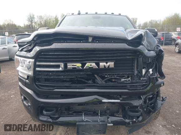 2019 Ram 2500 Big Horn with VIN 3C6UR5JL0KG700152, listed as a IAAI auction lot 42180625 with 94,282 mi miles. Bid and sale history available at carsss.com. Image 12.