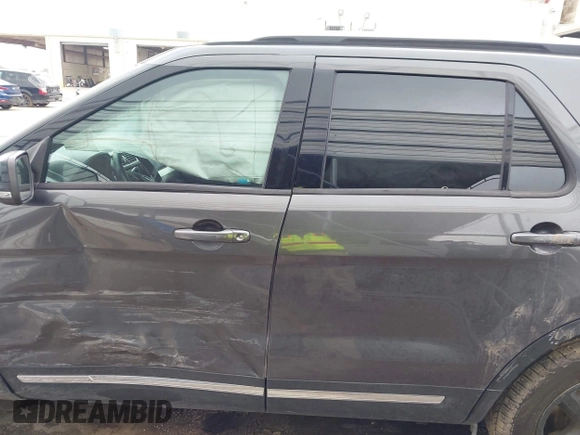 2017 Ford Explorer XLT z VIN 1FM5K7D84HGD53414, wystawiony jako IAAI lot #42083416 z przebiegiem 97 279 mil mil oraz . Historia ofert i sprzedaży dostępna na DreamBid. Obrazek 14.