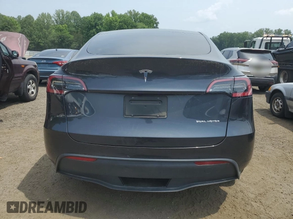 2024 Tesla Model Y Long Range z VIN 7SAYGDEE2RF986871, wystawiony jako Copart lot #60168535 z przebiegiem 15 647 mil mil oraz Szkoda całkowita • Salvage title. Historia ofert i sprzedaży dostępna na DreamBid. Obrazek 6.