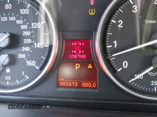 2008 BMW 3 Series 328i с VIN WBAWV135X8P120512, выставлен на аукционе IAAI как лот 42239103 с пробегом 45 613 миль миль и . История ставок и продаж доступна на DreamBid. Изображение 7.