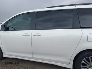 2020 Toyota Sienna XLE Auto Access Seat with VIN 5TDYZ3DC4LS080497, listed as a IAAI auction lot 41802566 with 74,049 mi miles. Bid and sale history available at carsss.com. Image 14.