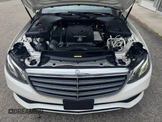 2017 Mercedes-Benz E 300 Luxury z VIN WDDZF4KB3HA208509, wystawiony jako Copart lot #59420695 z przebiegiem 152 021 mil mil oraz Czysty tytuł • Clean title. Historia ofert i sprzedaży dostępna na DreamBid. Obrazek 7.