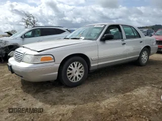 2004 Ford Crown Victoria LX z VIN 2FAHP74W04X168238, wystawiony jako Copart lot #50842995 z przebiegiem 63 313 mil mil oraz Szkody całkowita. Historia ofert i sprzedaży dostępna na DreamBid. Obrazek 1.