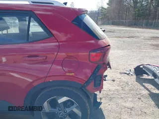 2022 Hyundai Venue SEL z VIN KMHRC8A39NU186851, wystawiony jako IAAI lot #41888011 z przebiegiem 50 773 mil mil oraz . Historia ofert i sprzedaży dostępna na DreamBid. Obrazek 21.
