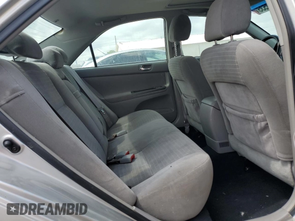 2005 Toyota Camry STD z VIN 4T1BE32K25U501946, wystawiony jako Copart lot #60563535 z przebiegiem 175 564 mil mil oraz Czysty tytuł • Clean title. Historia ofert i sprzedaży dostępna na DreamBid. Obrazek 10.