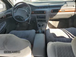 1993 Chrysler Concorde z VIN 2C3EL56T1PH613475, wystawiony jako Copart lot #54610735 z przebiegiem 163 913 mil mil oraz Szkody całkowita. Historia ofert i sprzedaży dostępna na DreamBid. Obrazek 8.