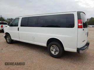 2017 Chevrolet Express Passenger LT z VIN 1GAZGPFFXH1281424, wystawiony jako Copart lot #43354815 z przebiegiem 110 227 mil mil oraz Szkoda całkowita • Salvage title. Historia ofert i sprzedaży dostępna na DreamBid. Obrazek 2.