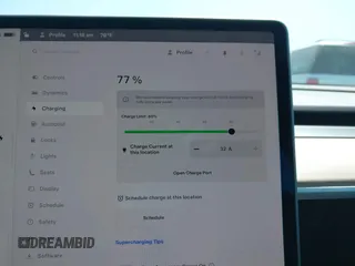 2023 Tesla Model 3 z VIN 5YJ3E1EA6PF547209, wystawiony jako IAAI lot #42511077 z przebiegiem 6 125 mil mil oraz . Historia ofert i sprzedaży dostępna na DreamBid. Obrazek 17.