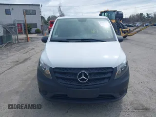 2020 Mercedes-Benz Metris Cargo z VIN W1YV0BEY5L3762528, wystawiony jako IAAI lot #41952568 z przebiegiem 43 530 mil mil oraz . Historia ofert i sprzedaży dostępna na DreamBid. Obrazek 11.