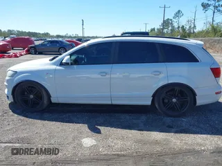2014 Audi Q7 3.0T S line Prestige with VIN WA1DGAFE4ED008263, listed as a IAAI auction lot 41736972 with 135,080 mi miles. Bid and sale history available at carsss.com. Image 14.