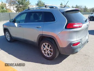 2015 Jeep Cherokee Latitude z VIN 1C4PJMCB0FW749323, wystawiony jako IAAI lot #41852102 z przebiegiem 162 060 mil mil oraz . Historia ofert i sprzedaży dostępna na DreamBid. Obrazek 3.