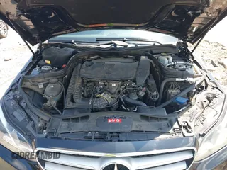 2014 Mercedes-Benz E 350 Sport z VIN WDDHF5KB3EA934741, wystawiony jako IAAI lot #42600302 z przebiegiem 143 894 mil mil oraz . Historia ofert i sprzedaży dostępna na DreamBid. Obrazek 10.