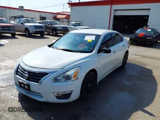 2015 Nissan Altima 2.5 S with VIN 1N4AL3AP4FC587020, listed as a IAAI auction lot 41886218 with 169,368 mi miles. Bid and sale history available at carsss.com. Image 2.