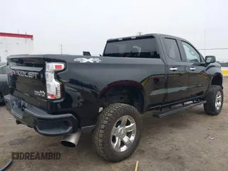 2020 Chevrolet Silverado 1500 LT with VIN 1GCRYDED5LZ157221, listed as a IAAI auction lot 41181537 with 84,912 mi miles. Bid and sale history available at carsss.com. Image 4.