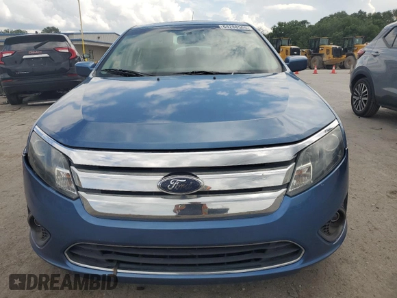 2010 Ford Fusion SE z VIN 3FAHP0HA2AR208559, wystawiony jako Copart lot #64288565 z przebiegiem 186 231 mil mil oraz Czysty tytuł • Clean title. Historia ofert i sprzedaży dostępna na DreamBid. Obrazek 5.